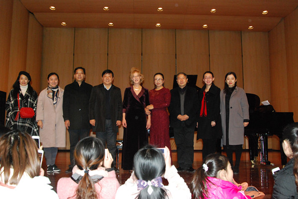 音乐会嘉宾合影.jpg 音乐会嘉宾合影.jpg