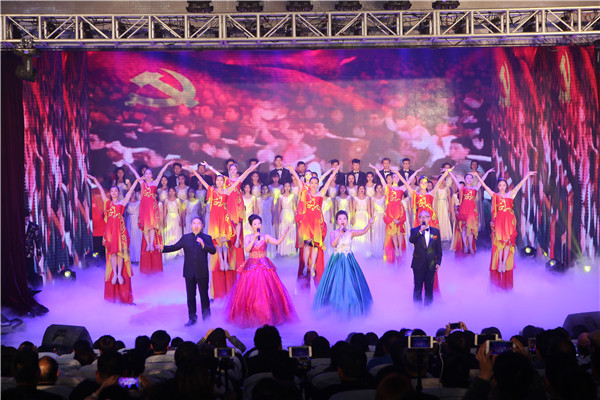 12、歌舞《伟大的中国,伟大的党》.jpg 12、歌舞《伟大的中国,伟大的党》.jpg